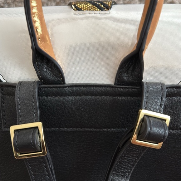 Hufflepuff Backpack - Picture 5 of 11